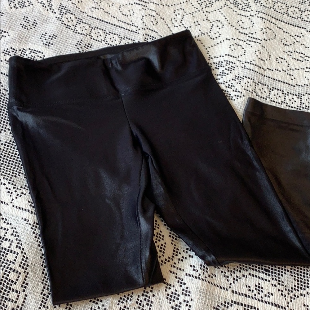 NWOT Koral Lustrous Capri Size XS